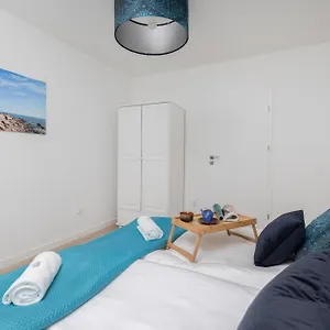 Gdańska Two-bedroom Brzeźno By Renters Apartament